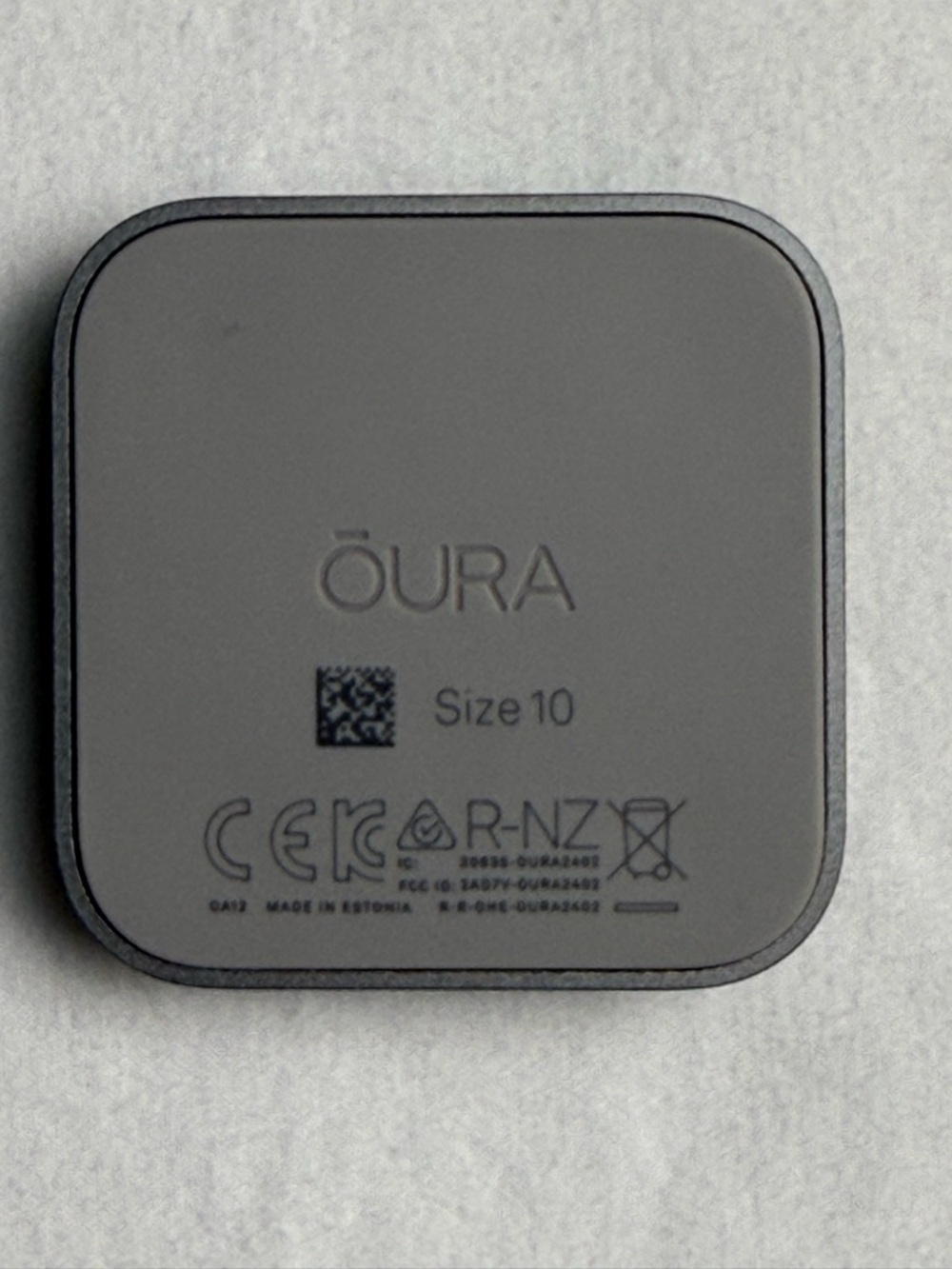 Oura Ring Gen 4 – Ceramic Cloud Like New Full Kit + Charger, 6 Mos Old Size 10 - Picture 8 of 13